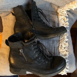 White Mountain hiker/combat boot